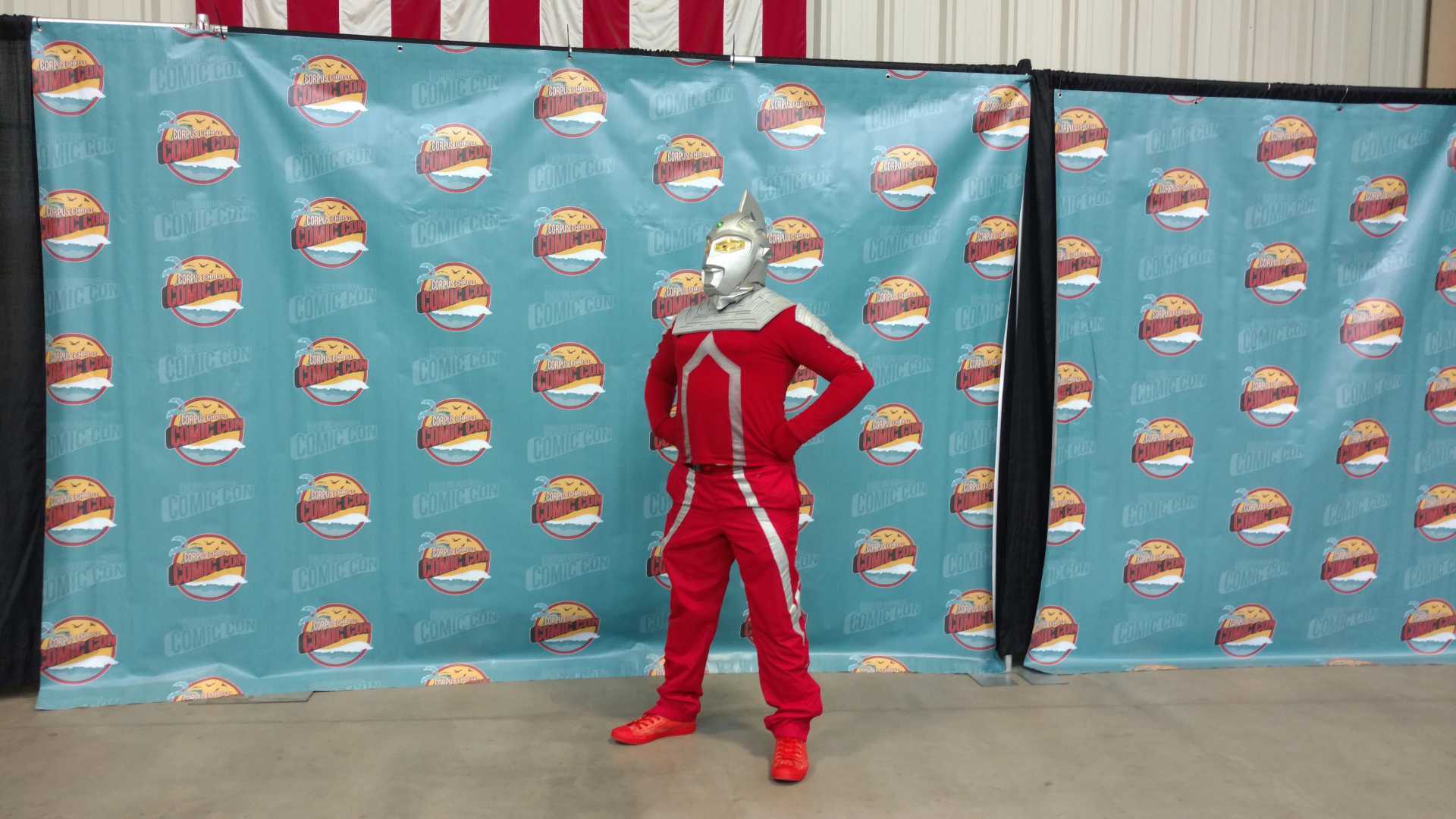 TOKUTEXAS COSPLAY SPREADS THE JOY OF ULTRAMAN